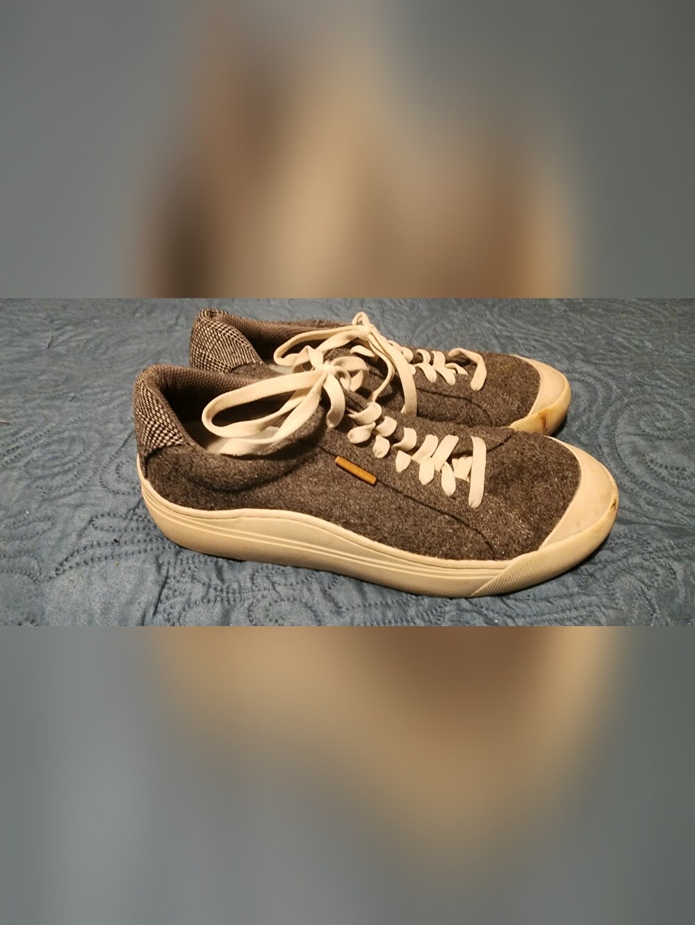 Dr. Scholl's Gray and White Womens Low-Top Sneakers Size 9
